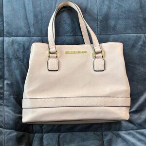 Timeless Elegance: Steve Madden Blush Pink Handbag